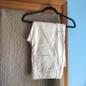 White Esprit Zipper Capris